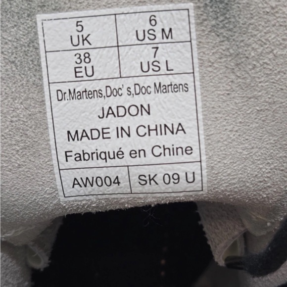 Dr. Martens Jadon Women Size 7 White Smooth Leather Platform Boots - Picture 10 of 11